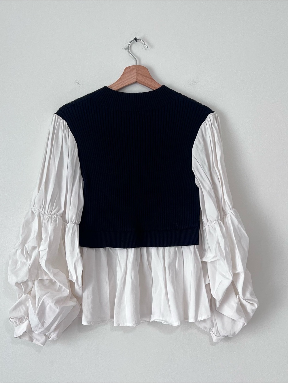 English Factory Combo Ribbed Knit Puff Sleeve Peplum Top Size M Black White - Picture 6 of 11